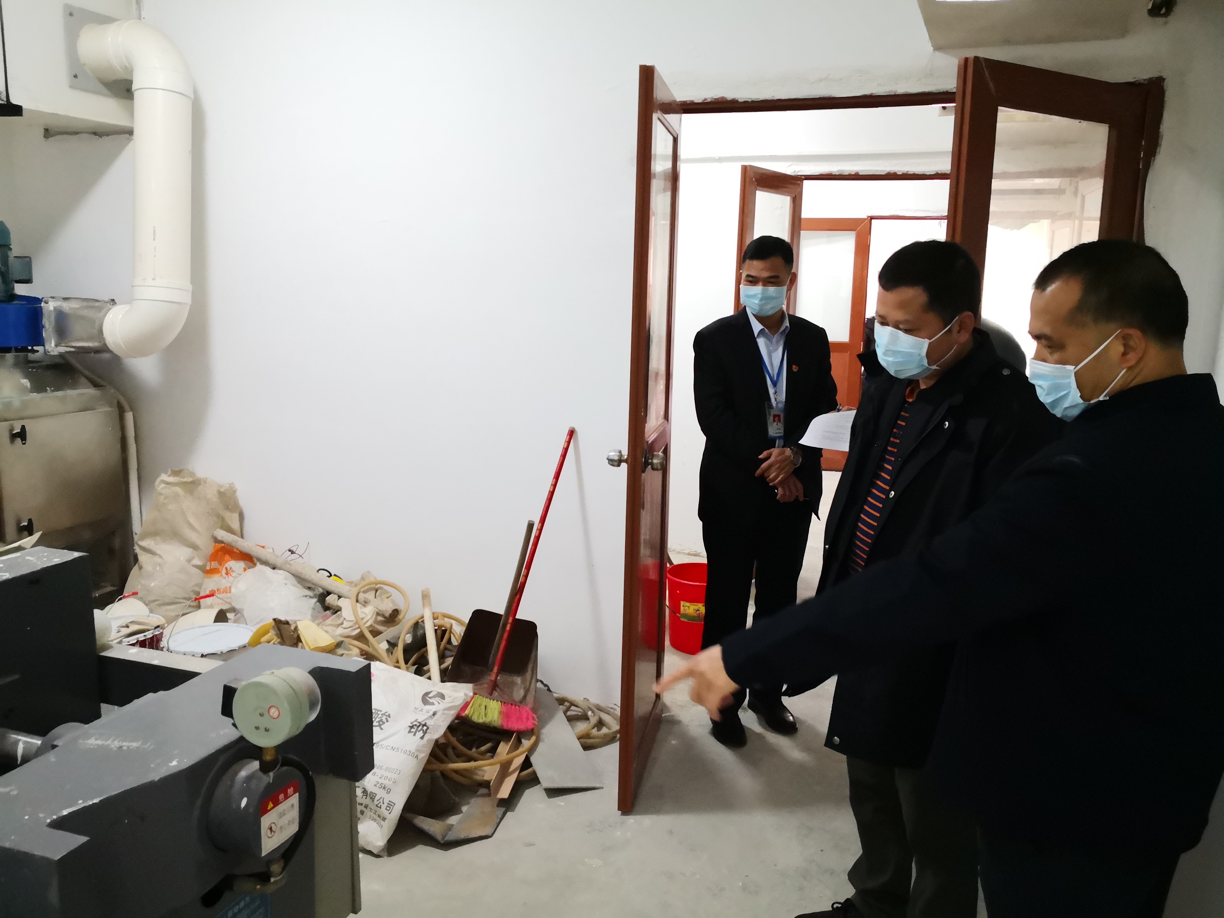 6.云浮市生態(tài)環(huán)境局郁南分局到連灘鎮(zhèn)開(kāi)展新型冠狀病毒感染肺炎疫情防控專(zhuān)項(xiàng)檢查工作（2）_wps圖片.jpg
