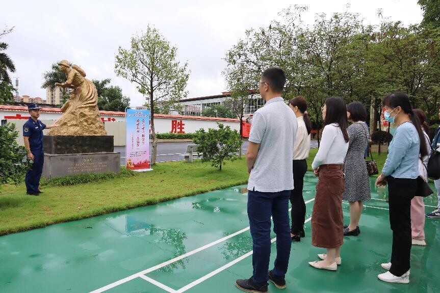 新聞草稿-【培育和踐行社會主義核心價值觀】郁南縣開展愛崗敬業(yè)擔(dān)使命   致敬最美“火焰藍(lán)”——消防科普體驗(yàn)活動.wps_3