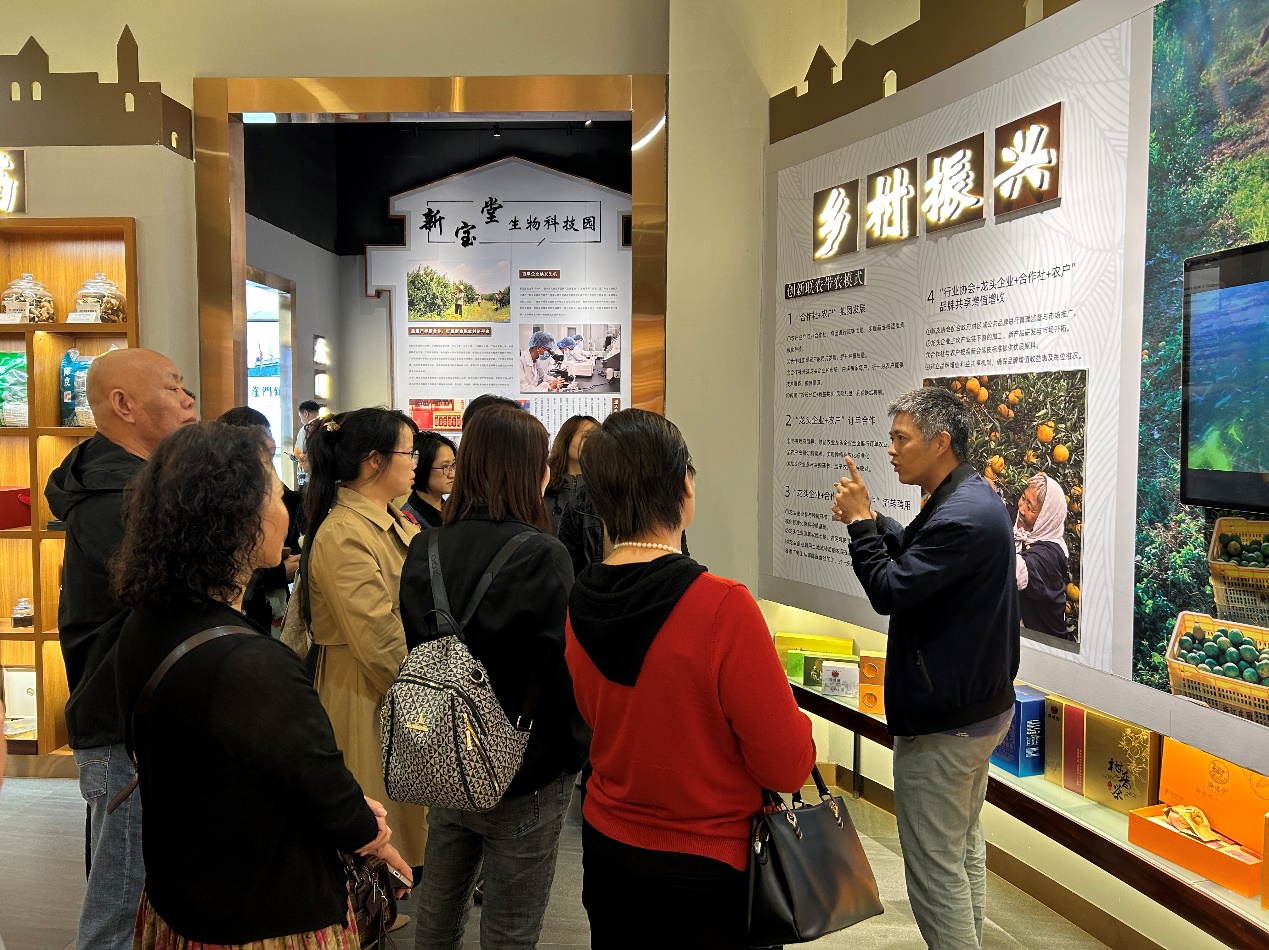 （簡訊）縣工商聯(lián)開展“品風味·推特產(chǎn)”調(diào)研考察活動.docx_3